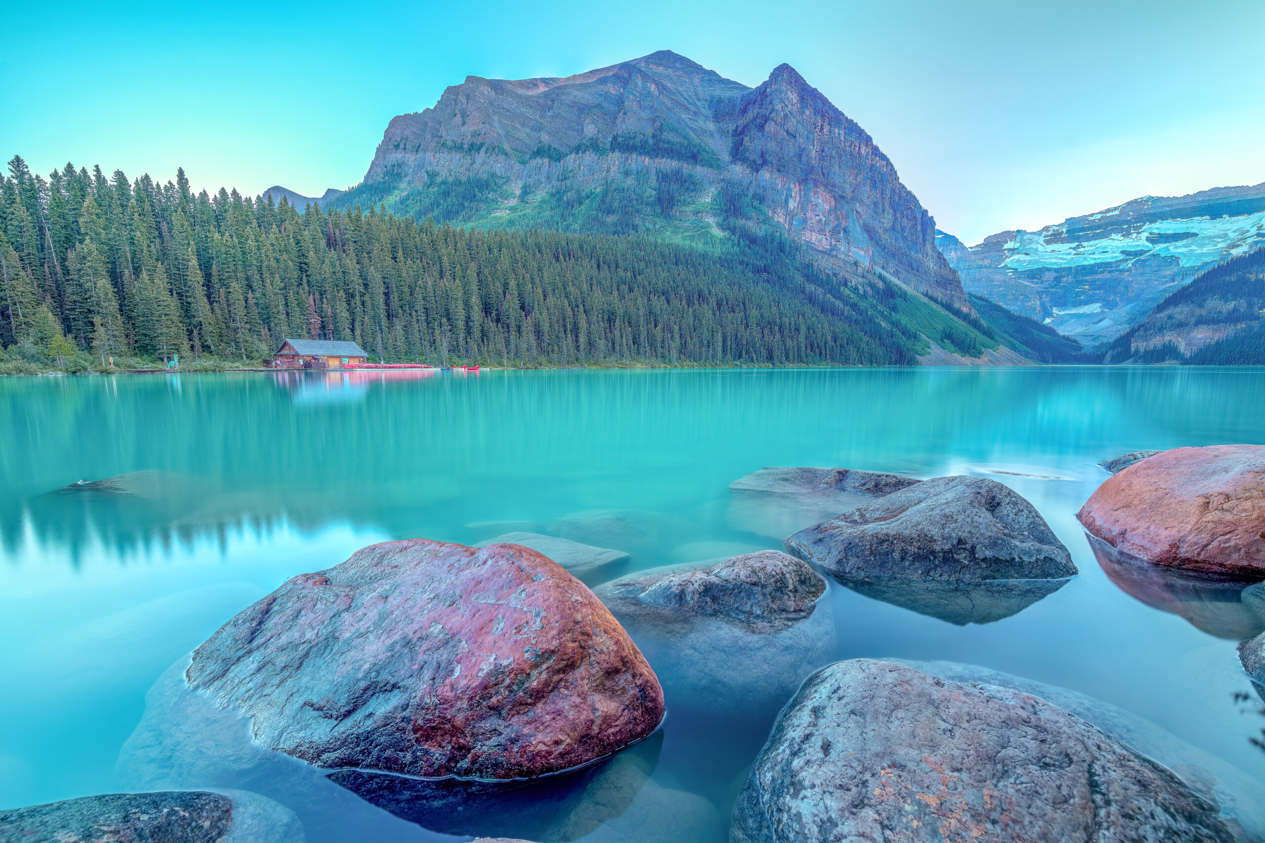 Lake Moraine with Shuttle Bus 